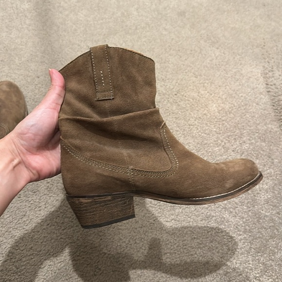 Steve Madden “Azzure” suede cowboy slouchy ankle booties // Size 6 - Picture 6 of 10